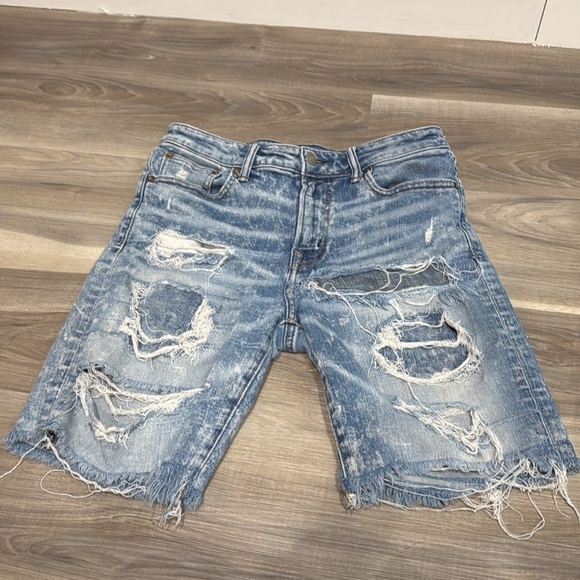 🏁 American eagle Bermuda Distressed Denim Shorts size 30 - Picture 2 of 7